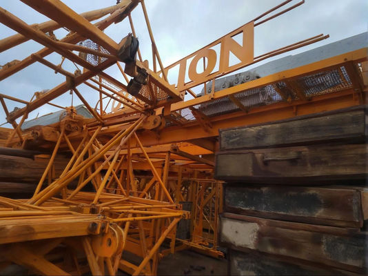 固定頭 Zoomlion 6015 60m 作業ブームと自由高度の使用タワークレーン